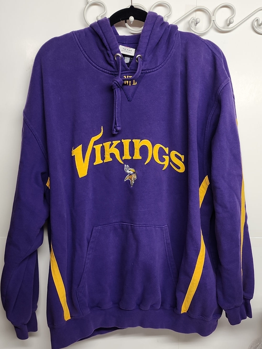 NFL Vintage Team Apparel Purple and Yellow Vikings Crewneck Hoodie - Picture 1 of 8